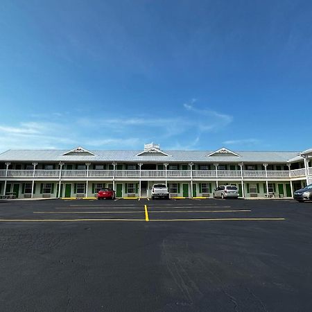Key West Inn - Chatsworth מראה חיצוני תמונה