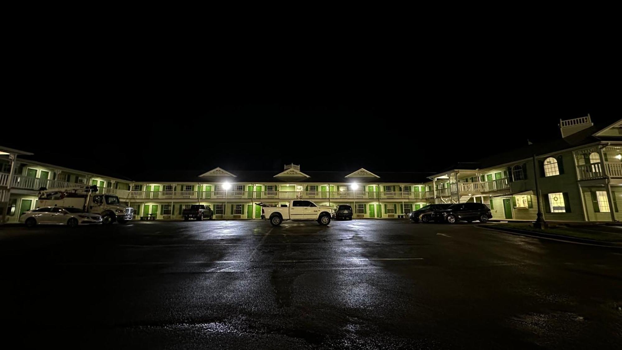 Key West Inn - Chatsworth מראה חיצוני תמונה