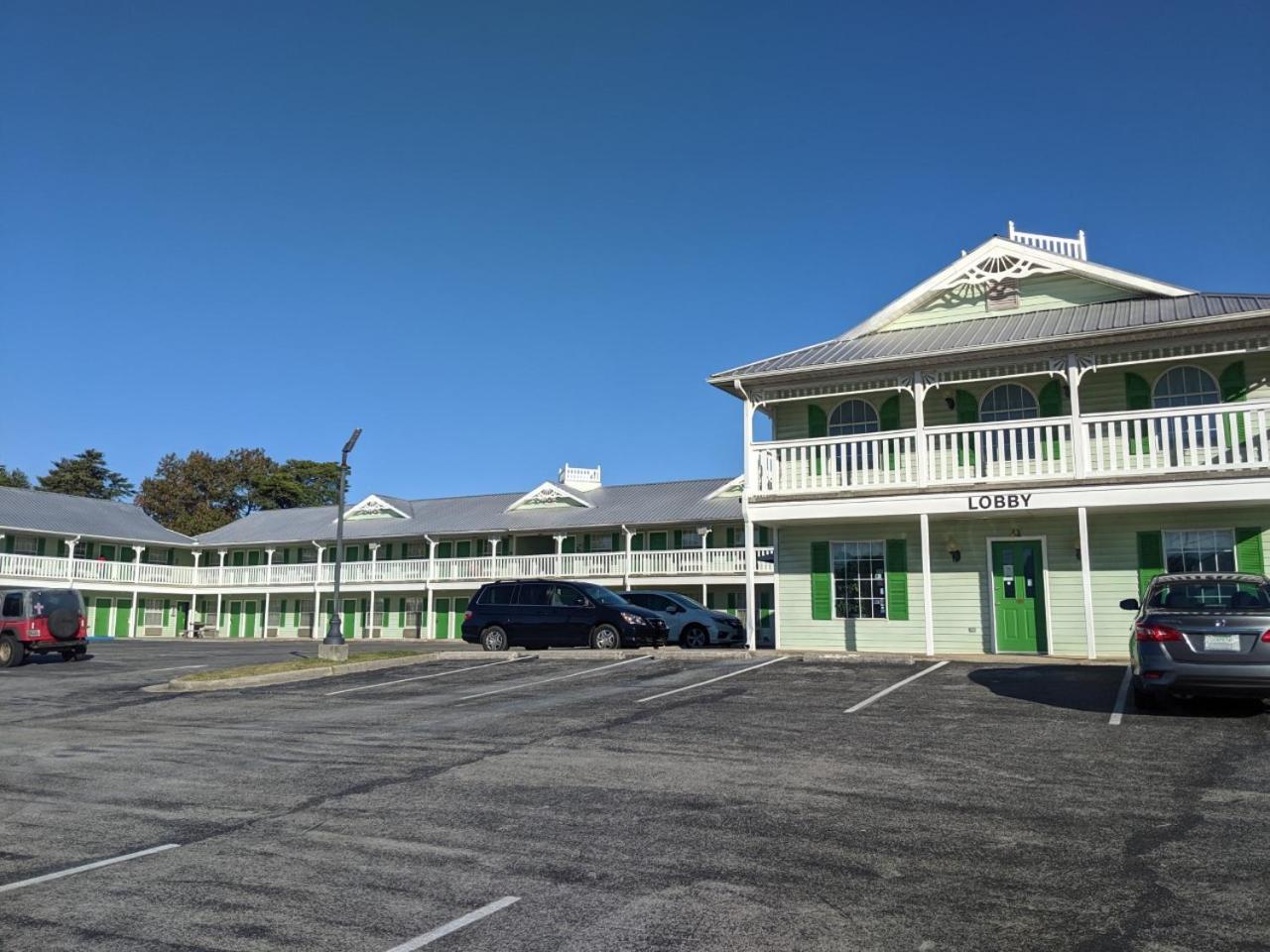 Key West Inn - Chatsworth מראה חיצוני תמונה